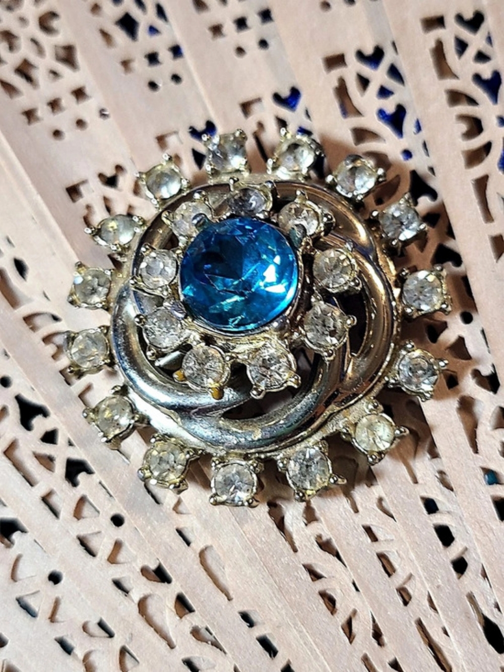 Blue Rhinestone Sunburst Brooch - Picture 13 of 17